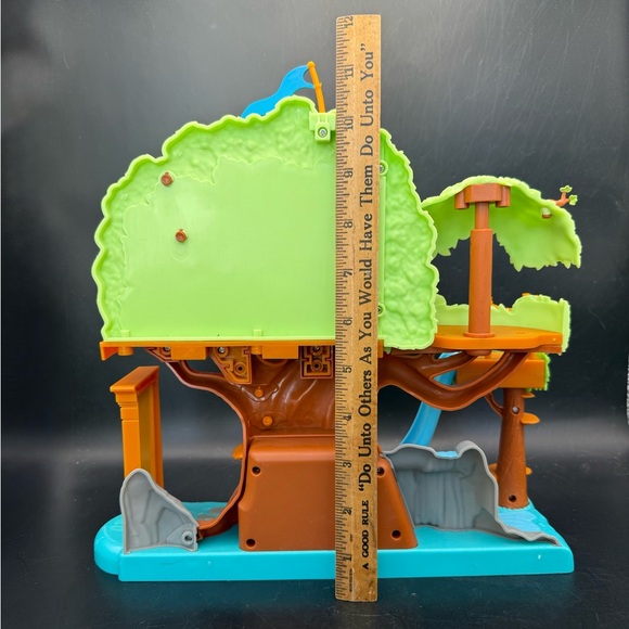 Disney Encanto Antonio's Tree House Small Doll Play Set With 8 Figures - 21935 - Picture 6 of 12